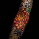 Crisântemo: A Tatuagem da Flor que Dança Entre a Vida e a Morte