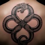 Ouroboros na Pele: O Guia Definitivo do Ciclo Infinito