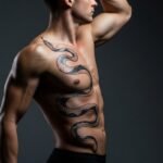 Ideias de Tatuagem na Costela Masculina (Para Encarar a Agulha com Estilo)